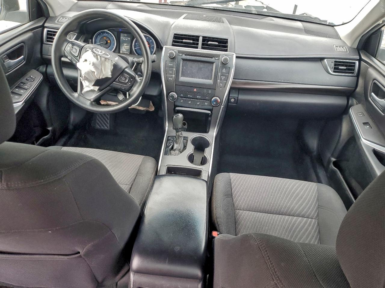 2017 TOYOTA CAMRY LE photo 8