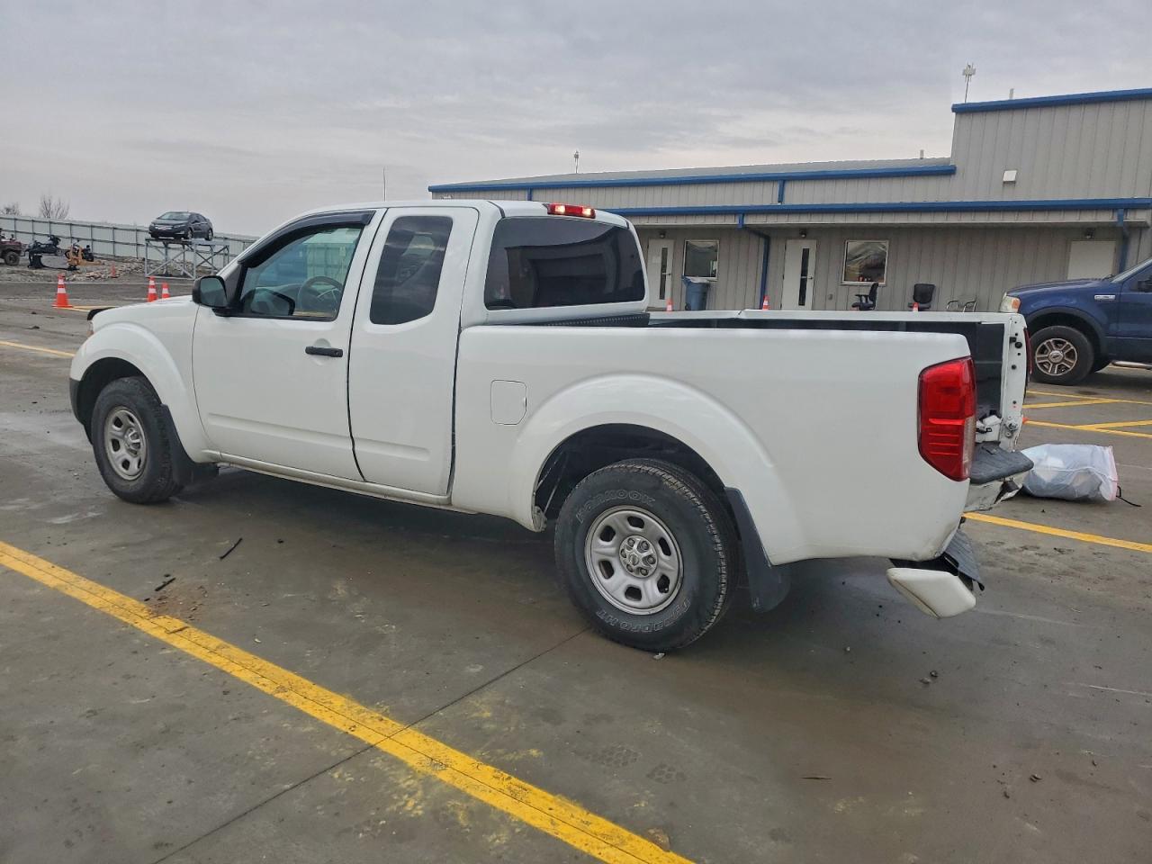2019 NISSAN FRONTIER S photo 2