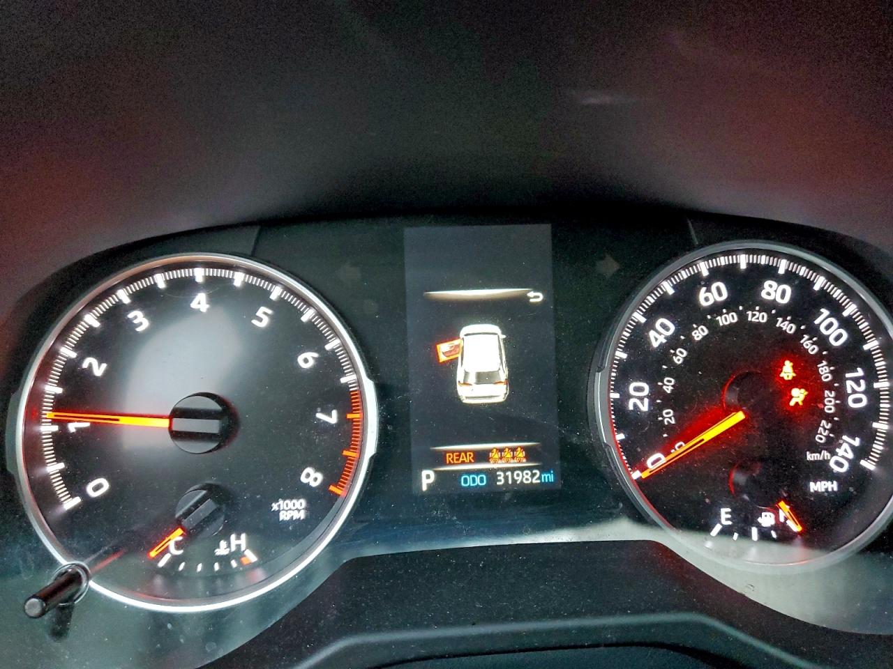 2021 TOYOTA RAV4 XLE photo 9