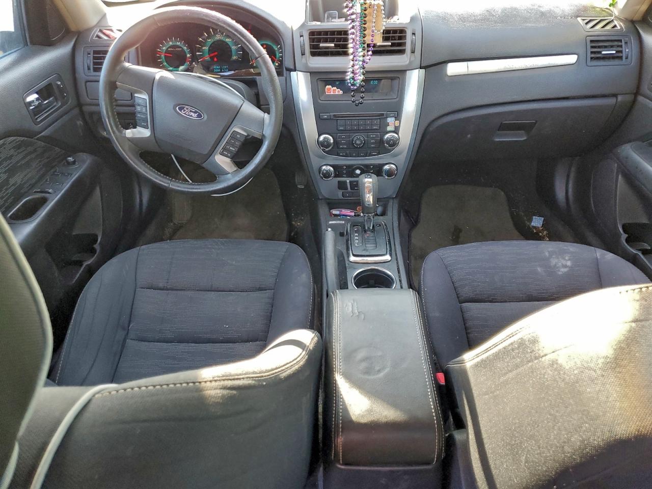 2010 FORD FUSION SE photo 8