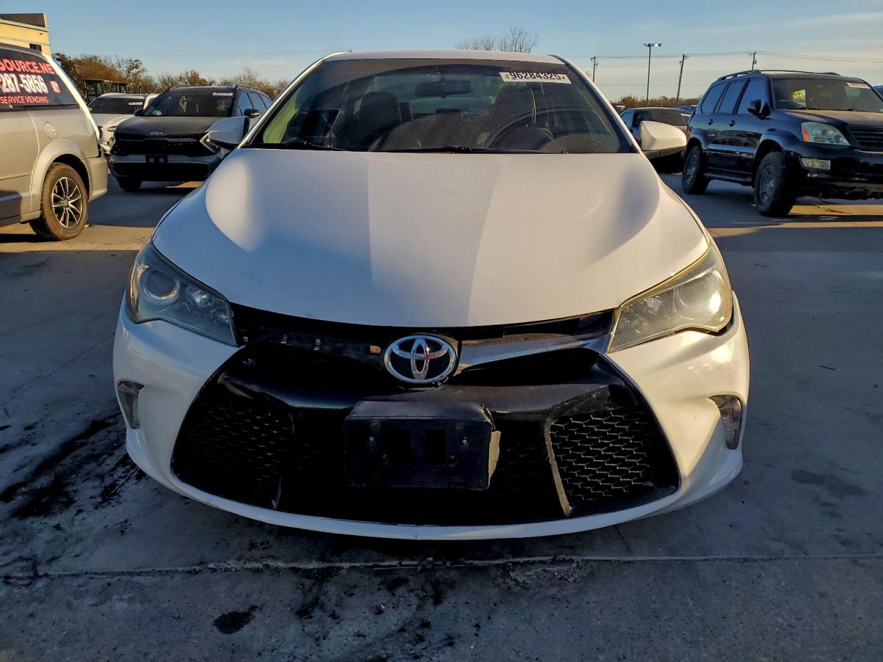 2017 TOYOTA CAMRY SE photo 5