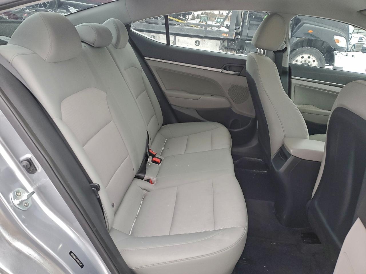 2017 HYUNDAI ELANTRA SE photo 10