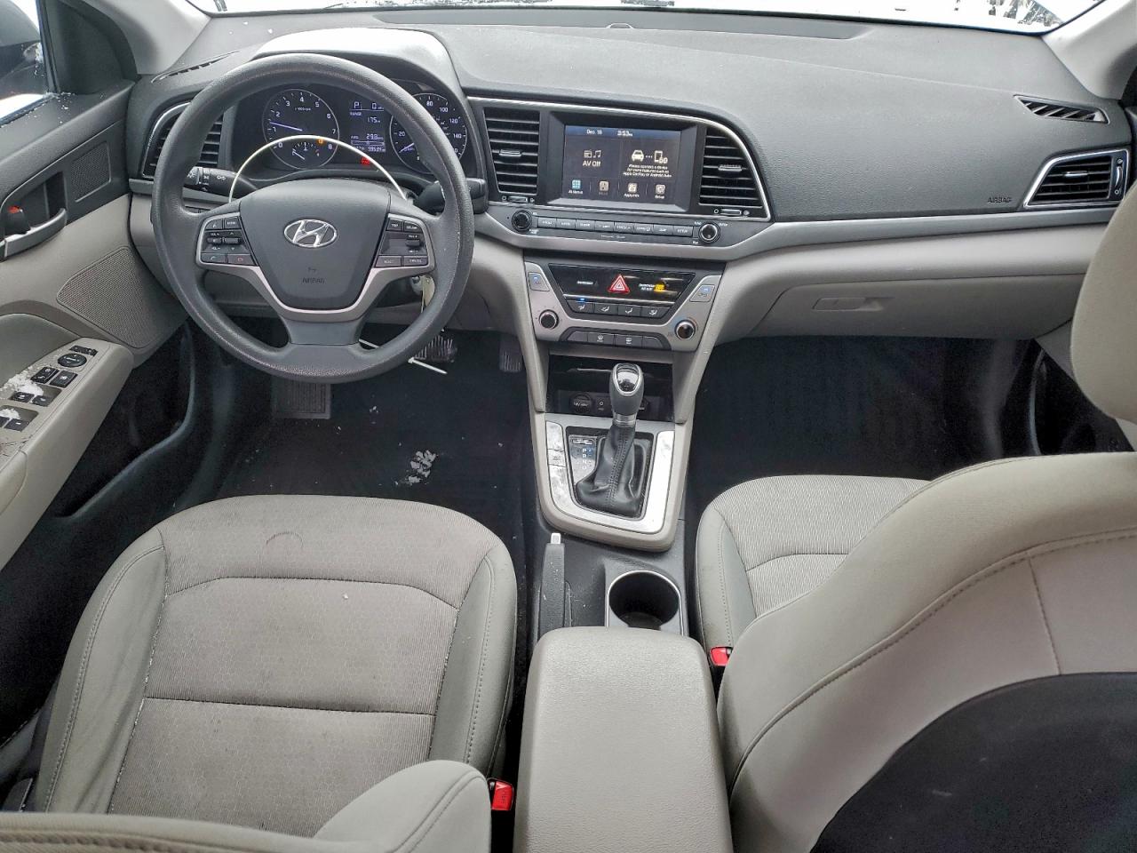 2017 HYUNDAI ELANTRA SE photo 8