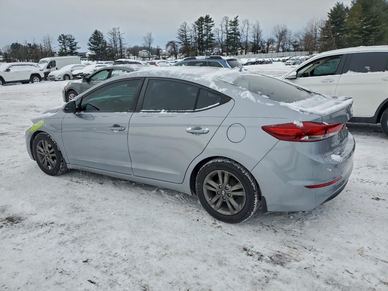 2017 HYUNDAI ELANTRA SE photo 2