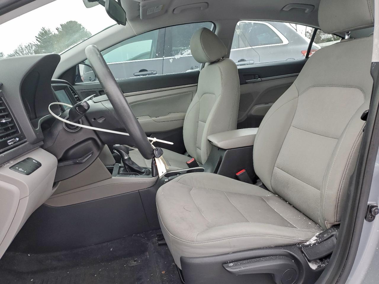 2017 HYUNDAI ELANTRA SE photo 7
