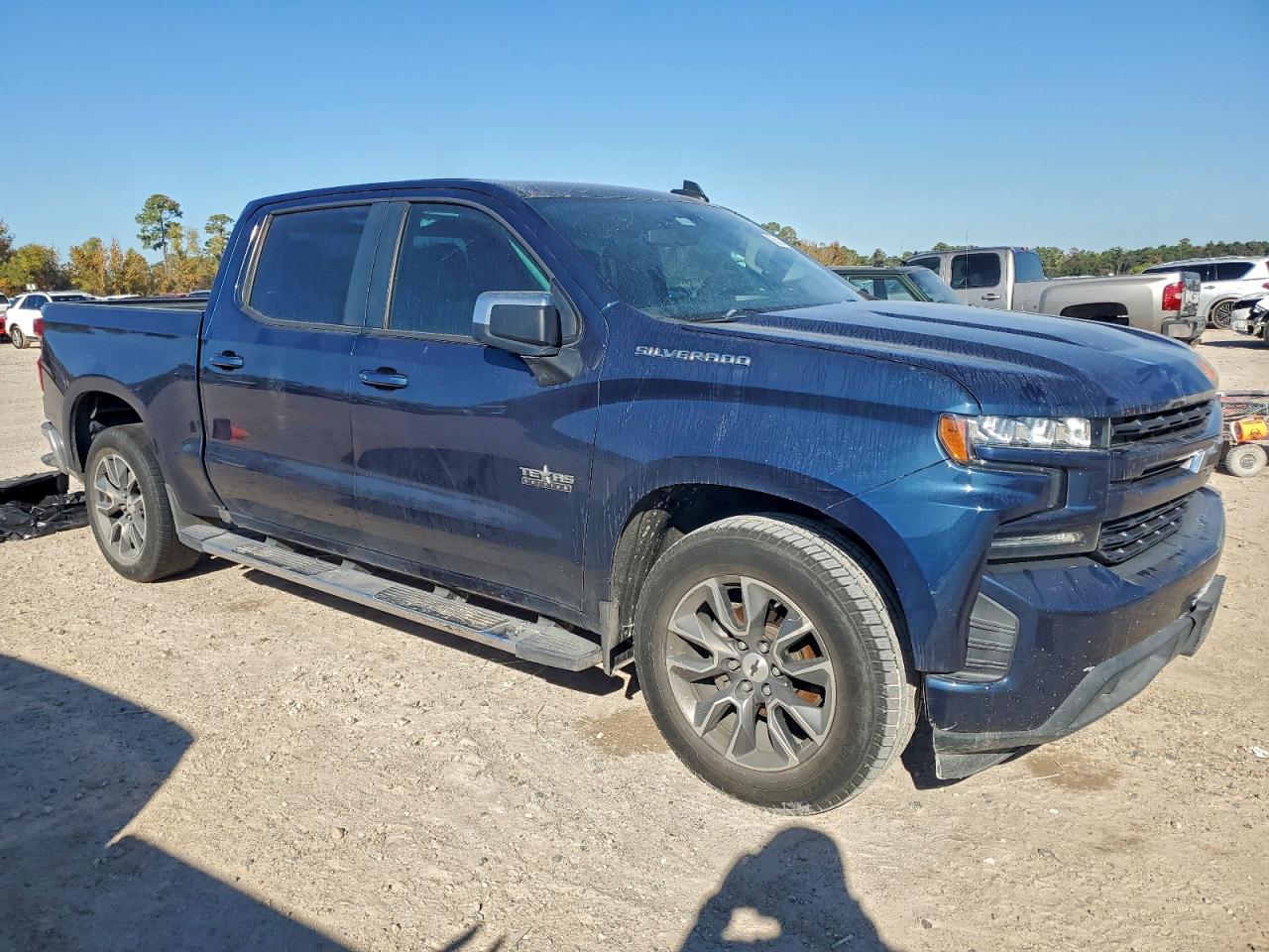 2019 CHEVROLET SILVERADO C1500 LT photo 4