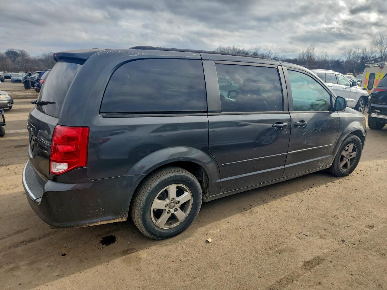 2011 DODGE GRAND CARAVAN MAINSTREET photo 3
