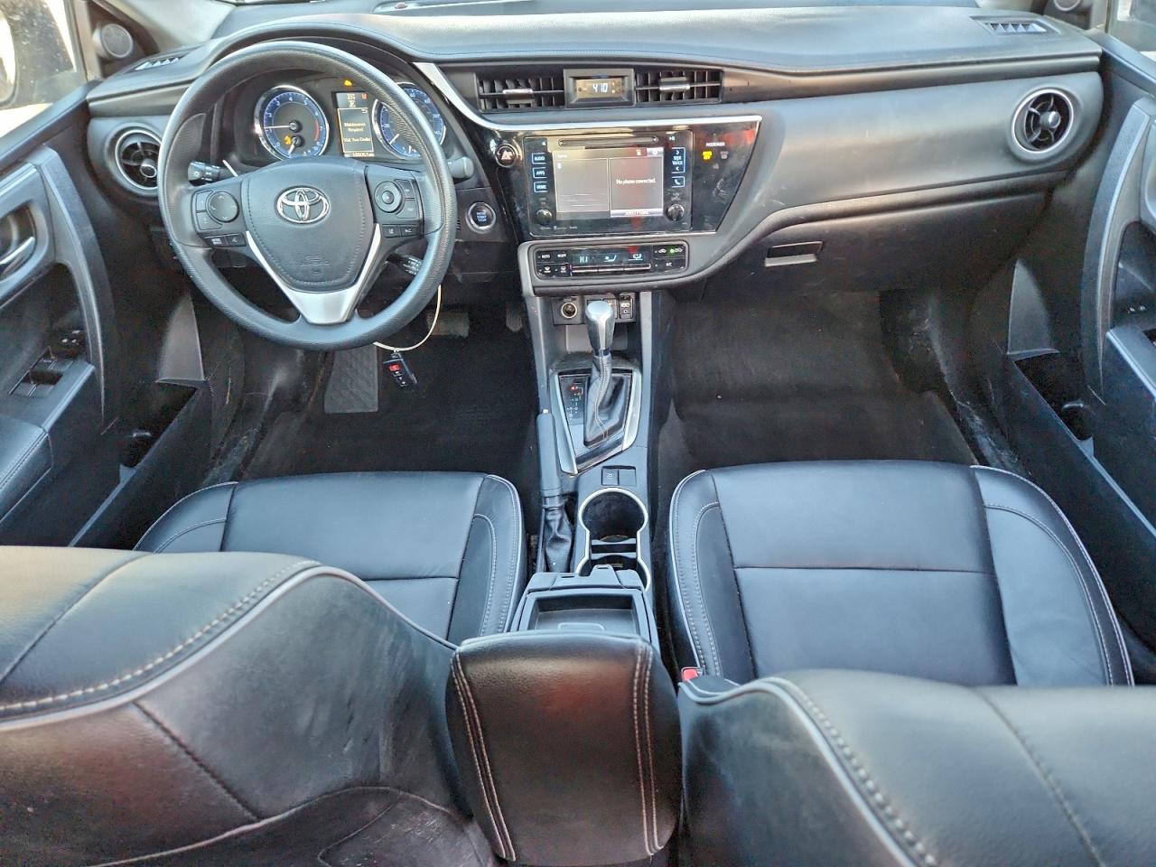 2017 TOYOTA COROLLA photo 8