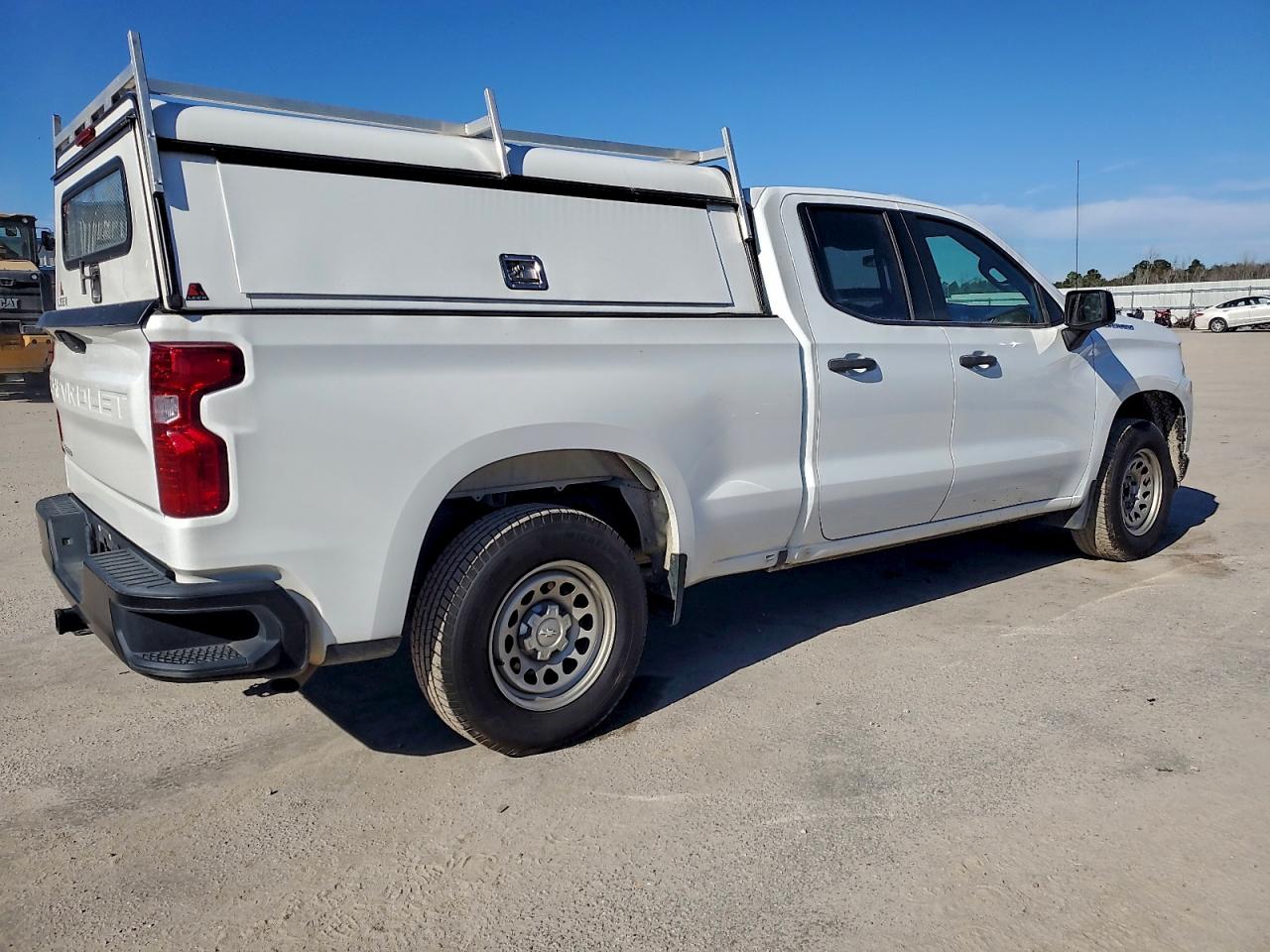 2021 CHEVROLET SILVERADO C1500 photo 3