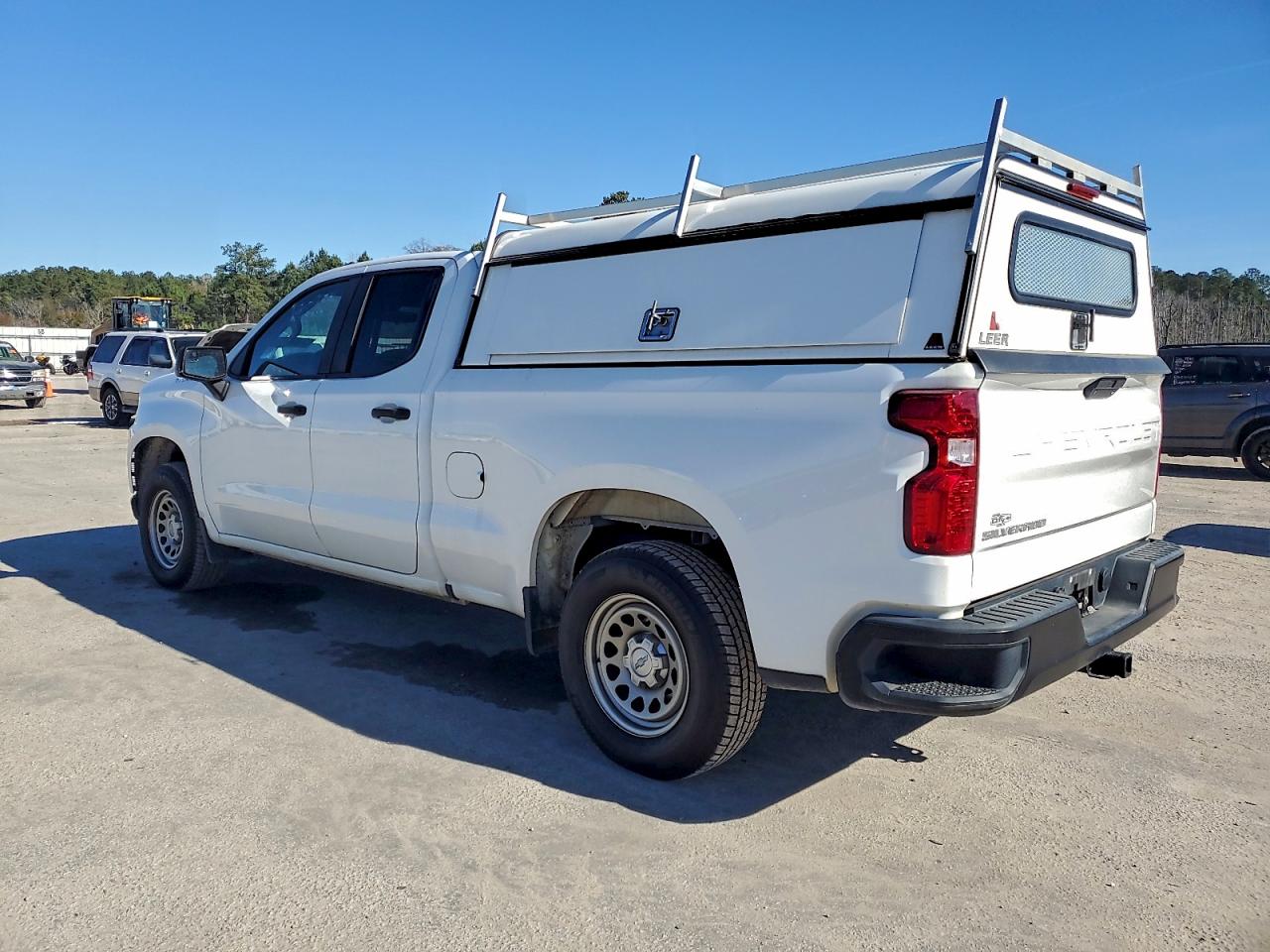 2021 CHEVROLET SILVERADO C1500 photo 2