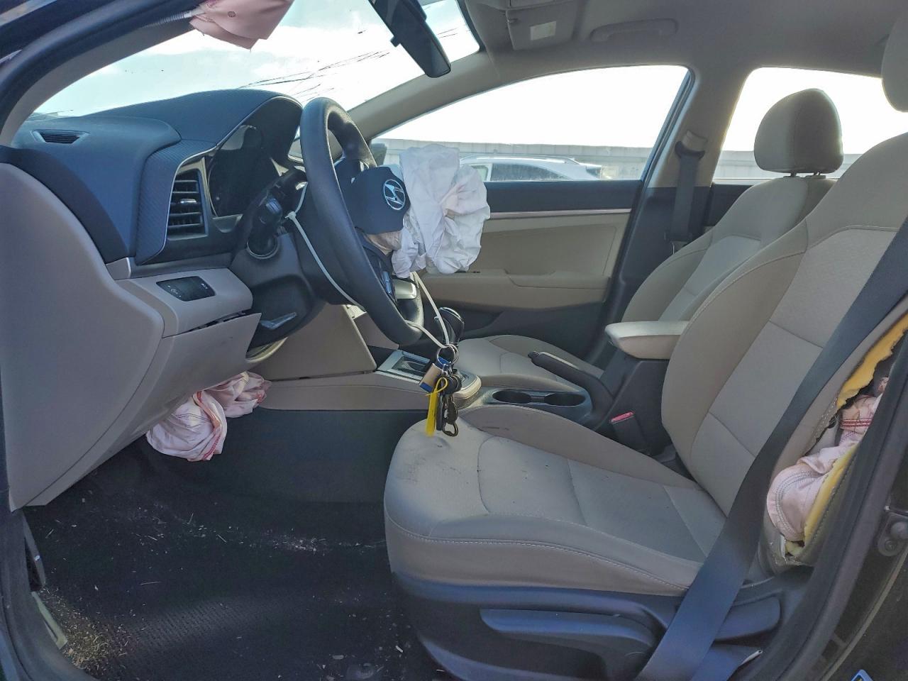 2019 HYUNDAI ELANTRA SE photo 7