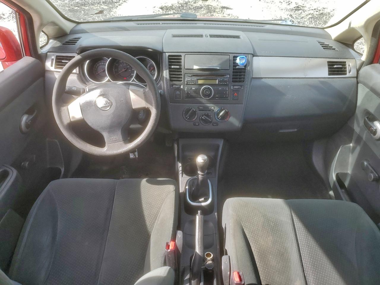 2011 NISSAN VERSA S photo 8