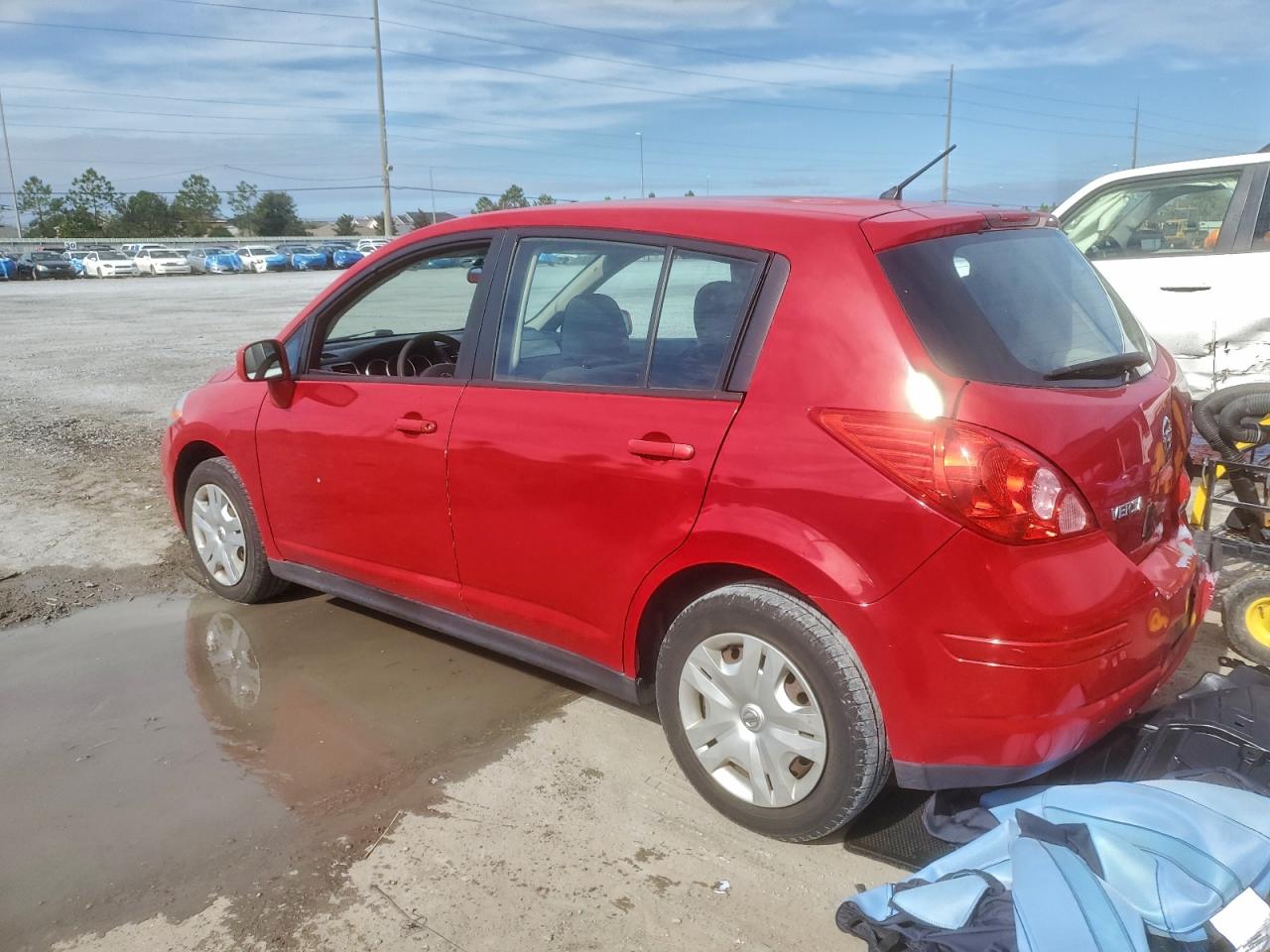 2011 NISSAN VERSA S photo 2
