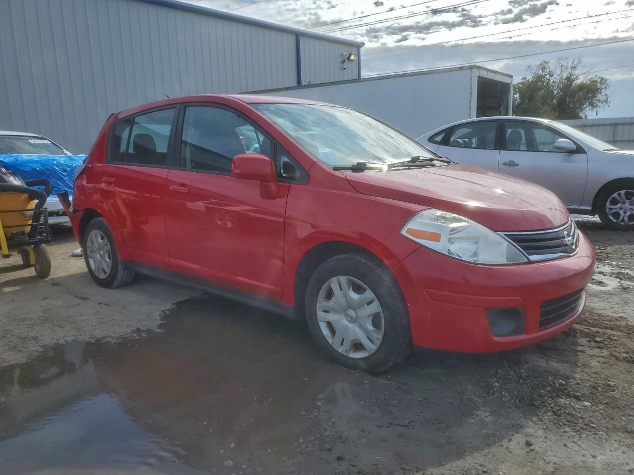 2011 NISSAN VERSA S photo 4