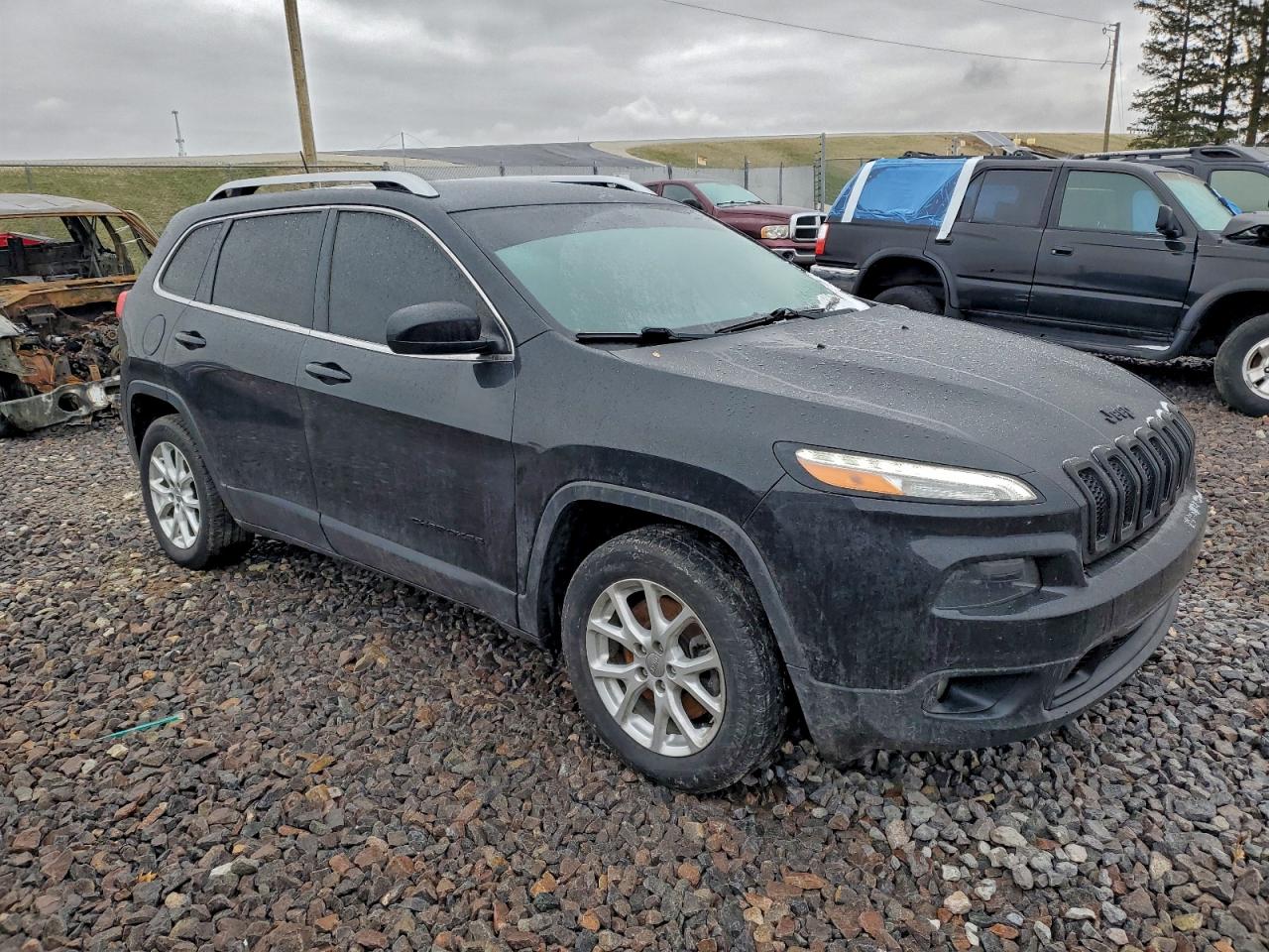 2015 JEEP CHEROKEE LATITUDE photo 4