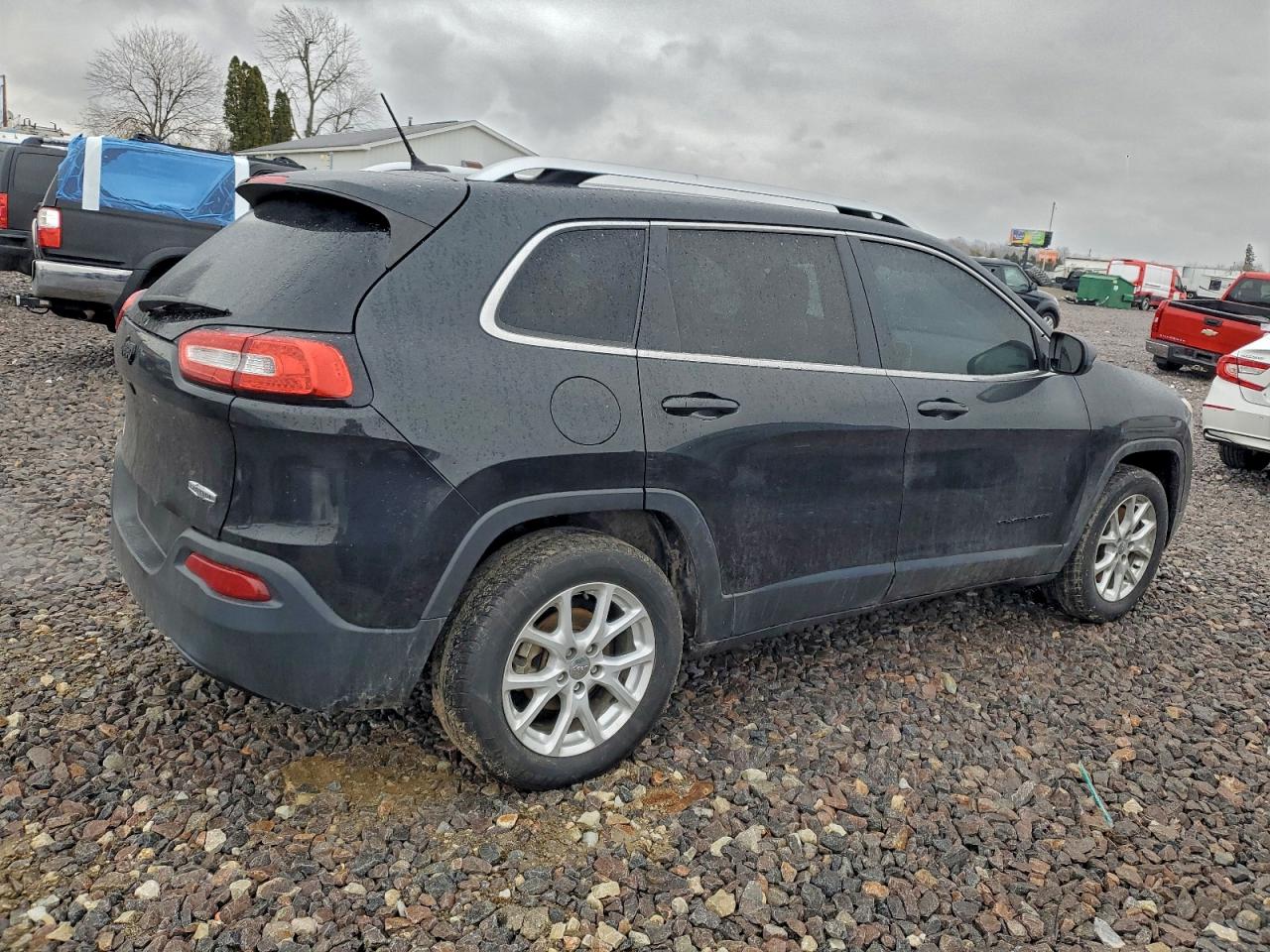 2015 JEEP CHEROKEE LATITUDE photo 3
