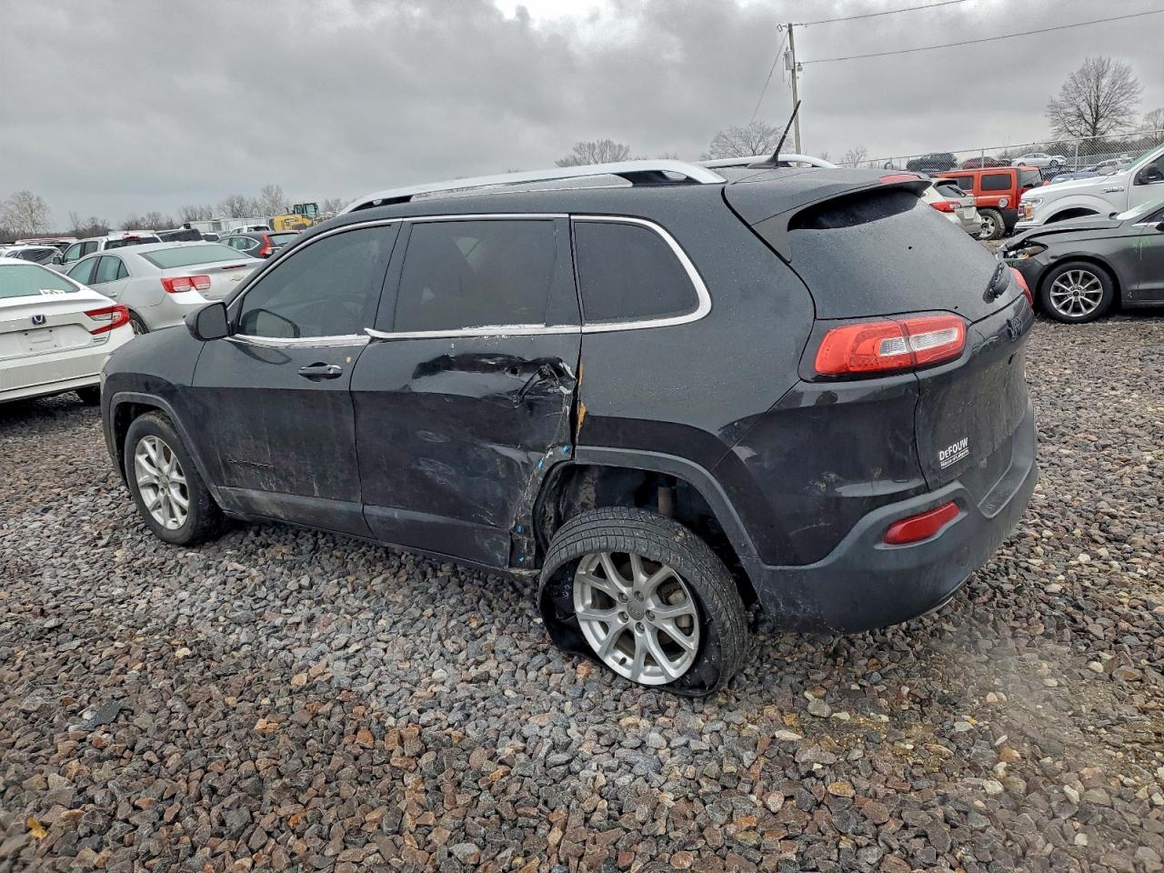 2015 JEEP CHEROKEE LATITUDE photo 2