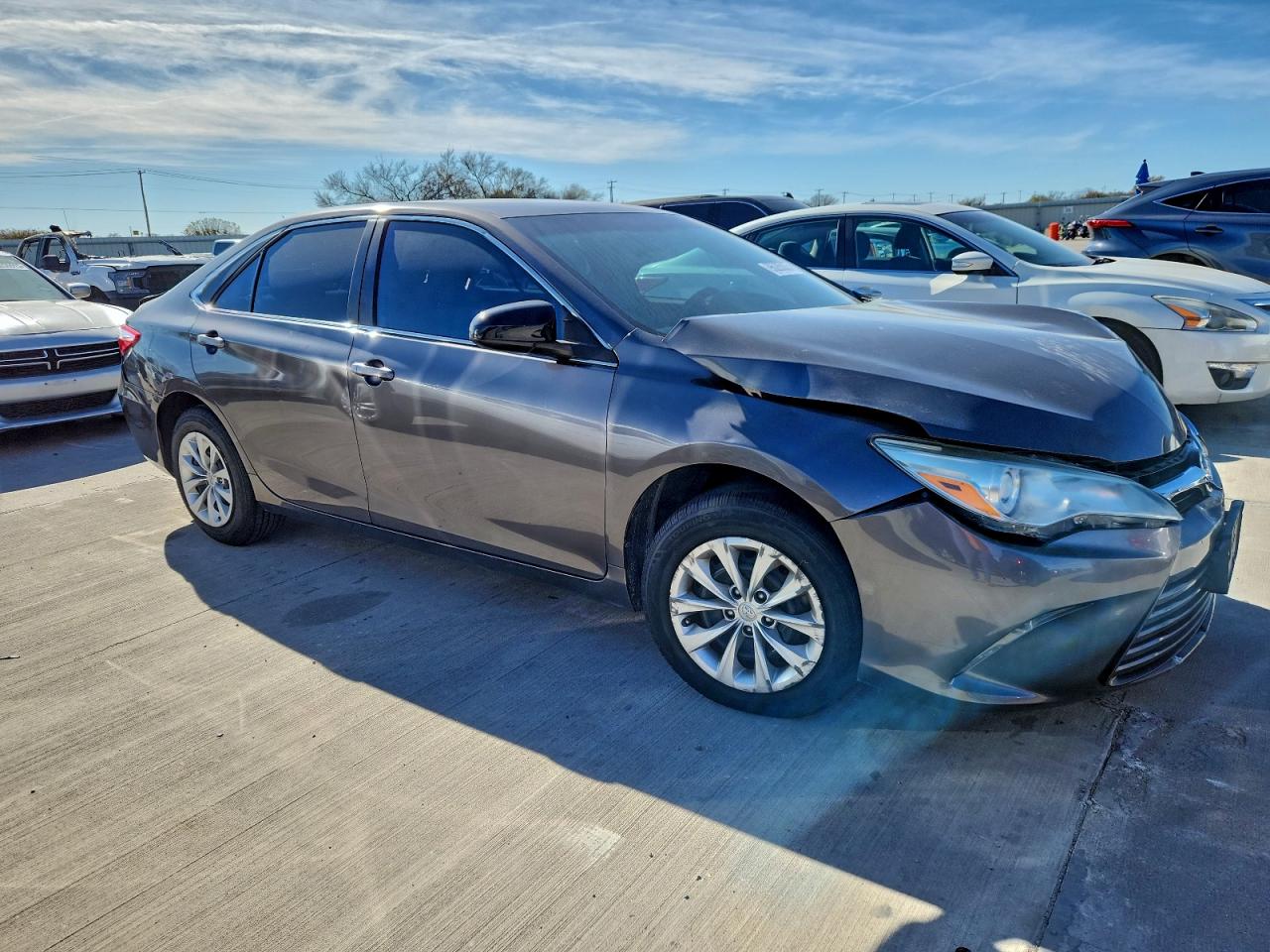 2016 TOYOTA CAMRY LE photo 4