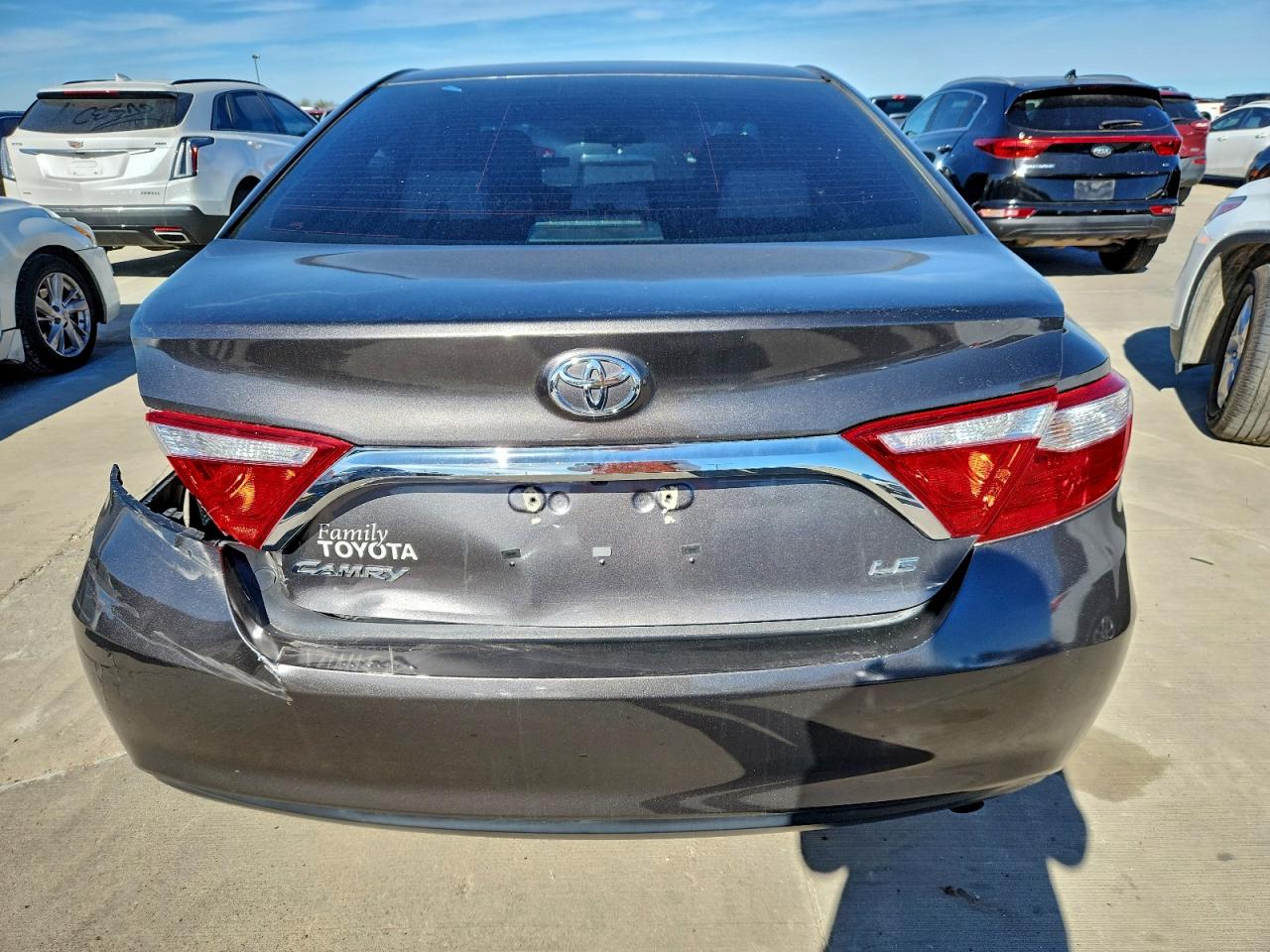2016 TOYOTA CAMRY LE photo 6