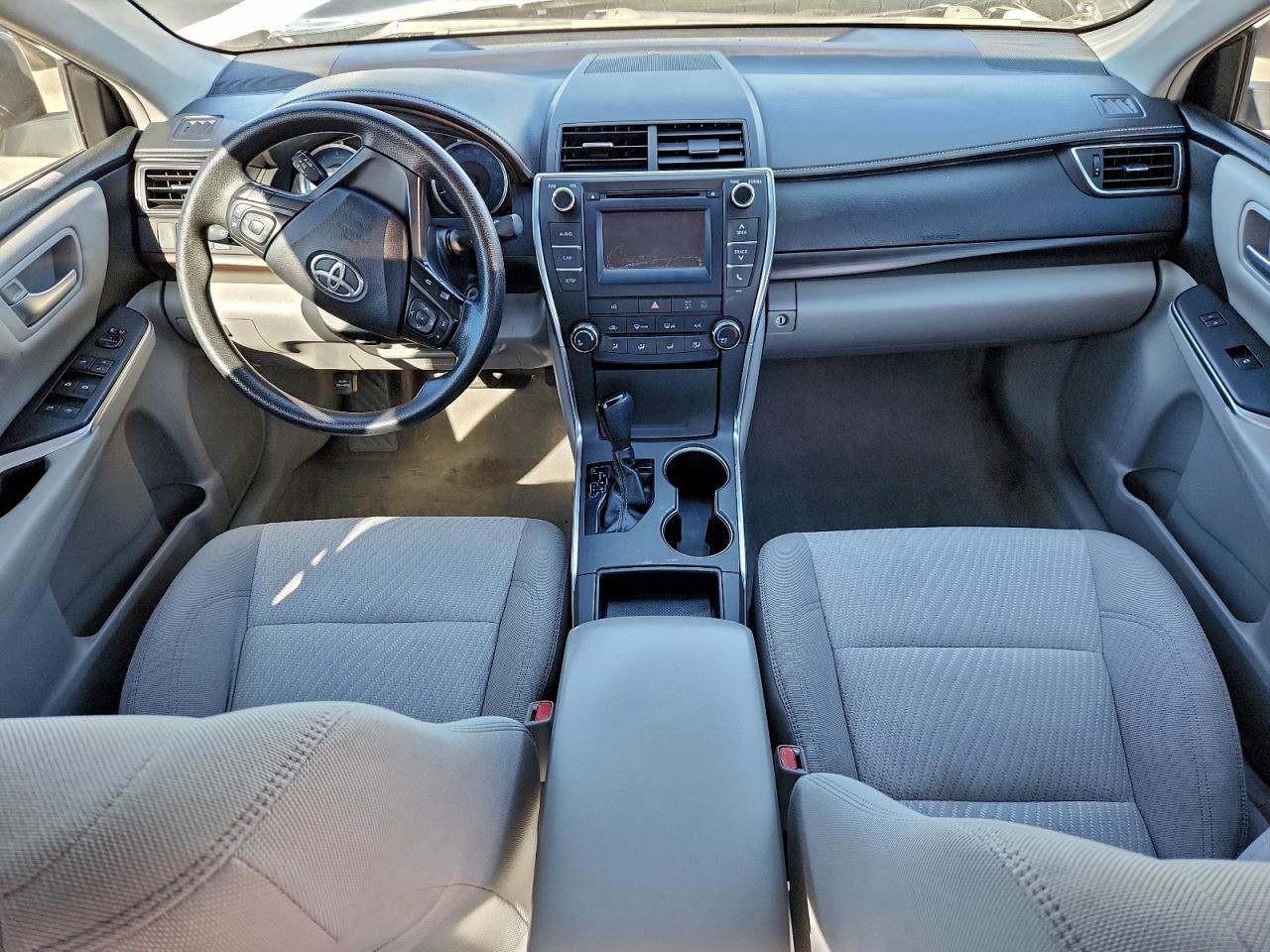 2016 TOYOTA CAMRY LE photo 8