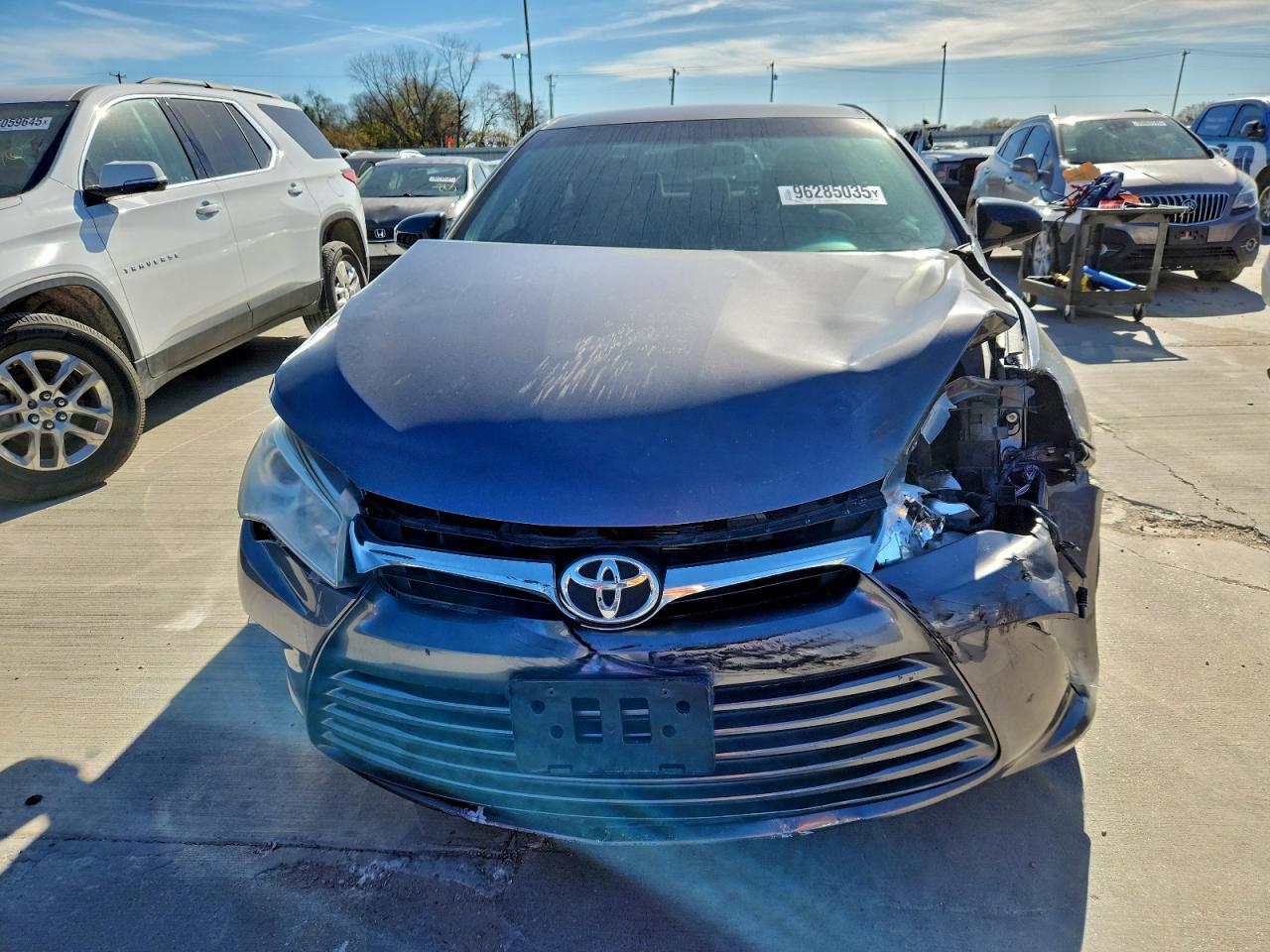2016 TOYOTA CAMRY LE photo 5