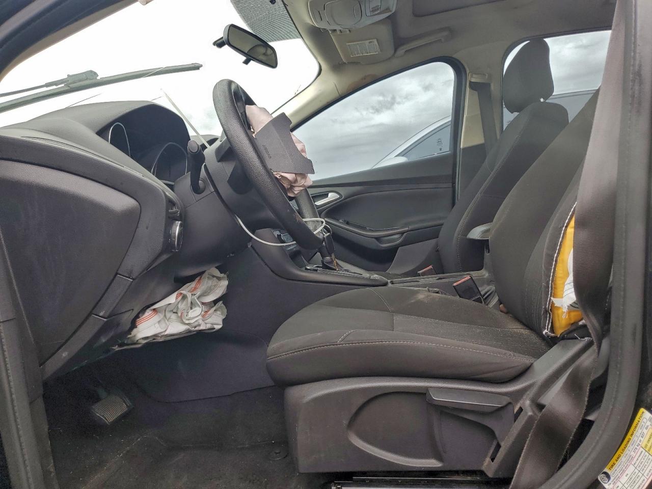 2017 FORD FOCUS SEL photo 7