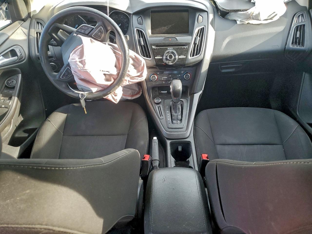 2017 FORD FOCUS SEL photo 8