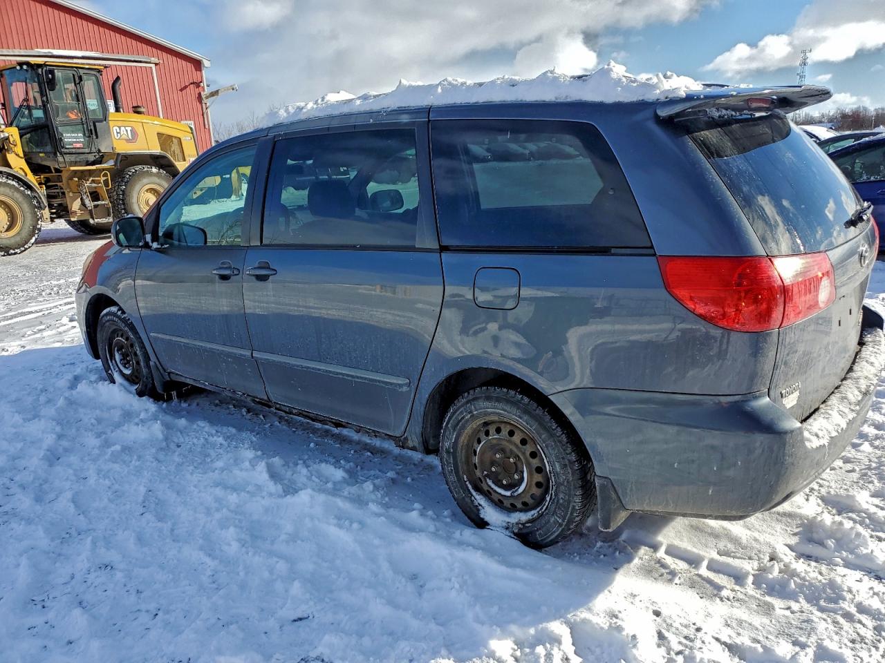 2008 TOYOTA SIENNA CE photo 2
