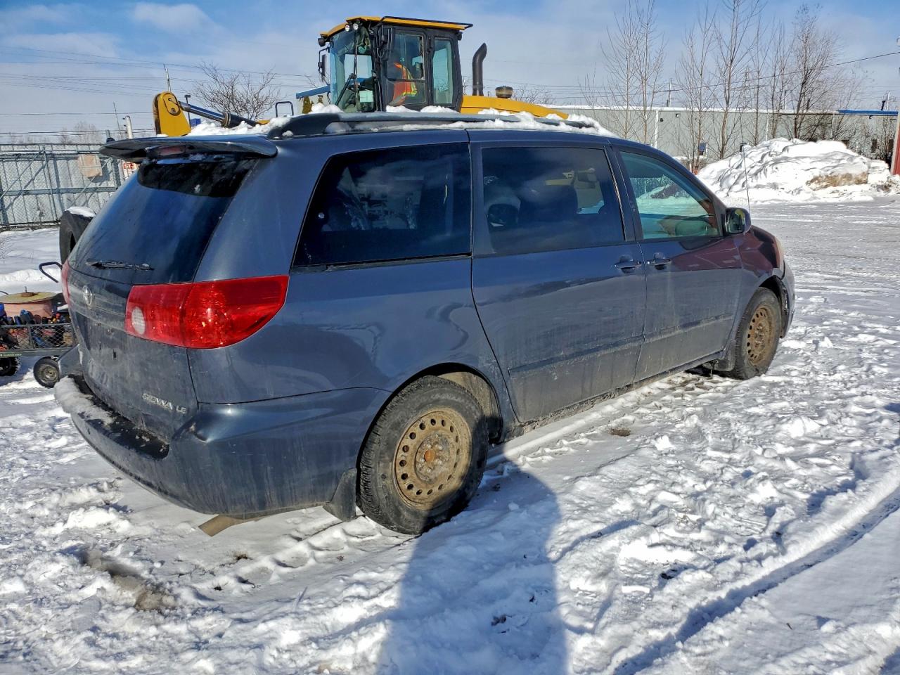 2008 TOYOTA SIENNA CE photo 3