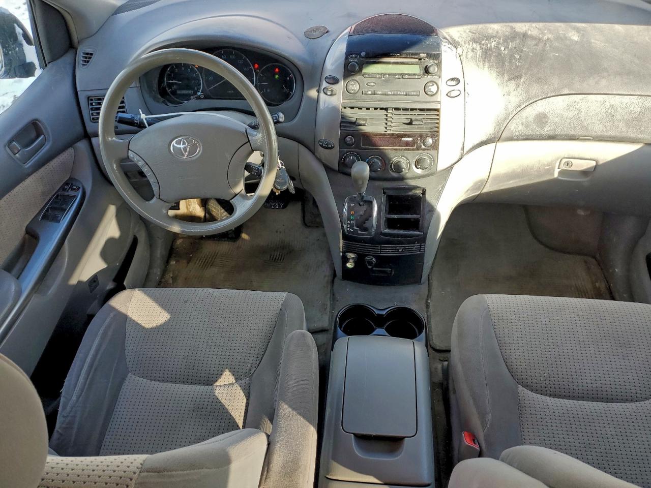 2008 TOYOTA SIENNA CE photo 8