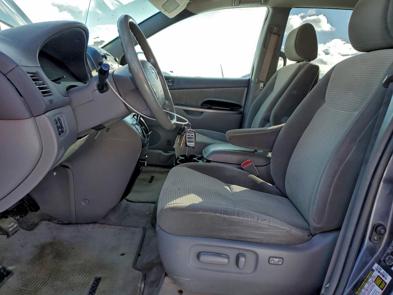 2008 TOYOTA SIENNA CE photo 7