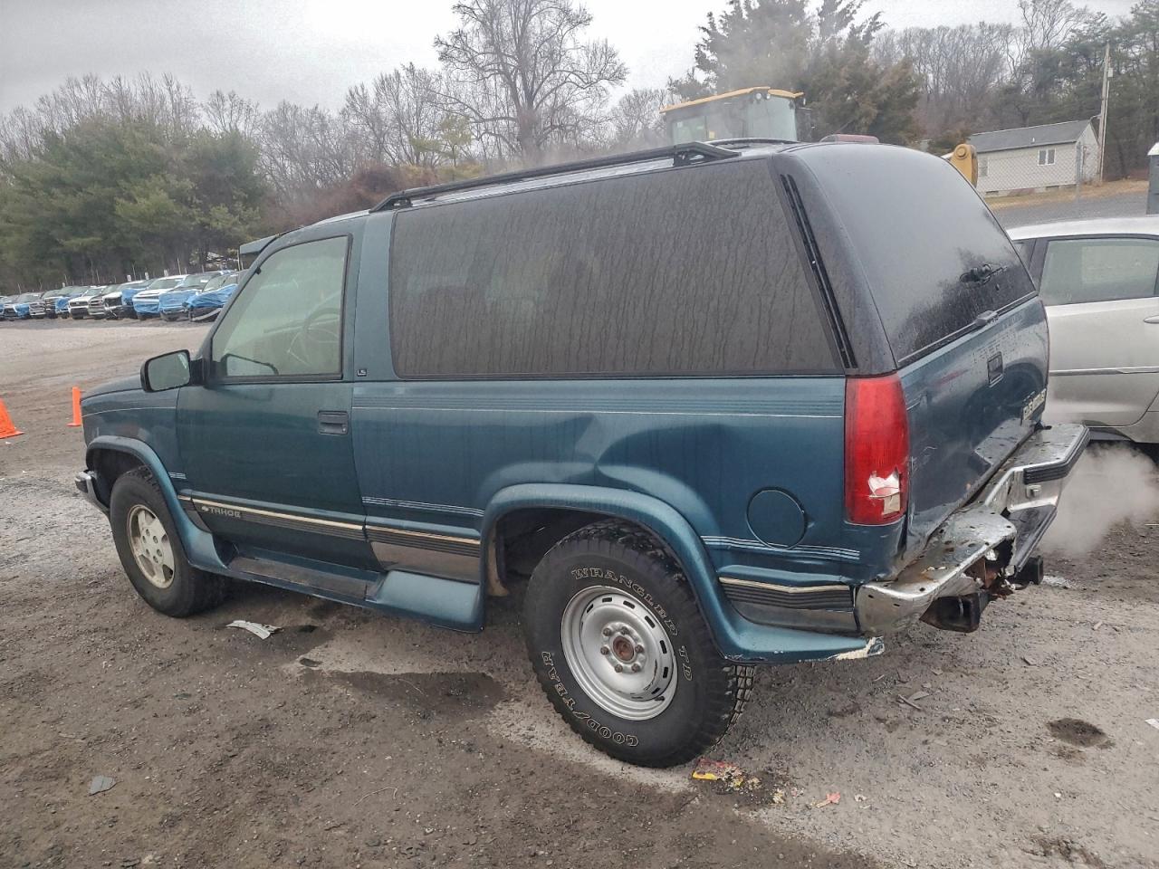 1995 CHEVROLET TAHOE K1500 photo 2