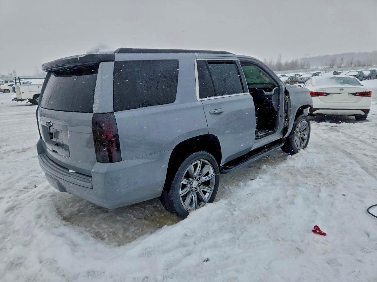 2015 CHEVROLET TAHOE K1500 LT photo 3