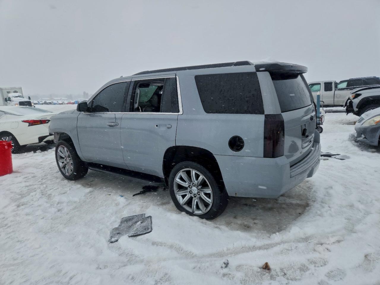 2015 CHEVROLET TAHOE K1500 LT photo 2