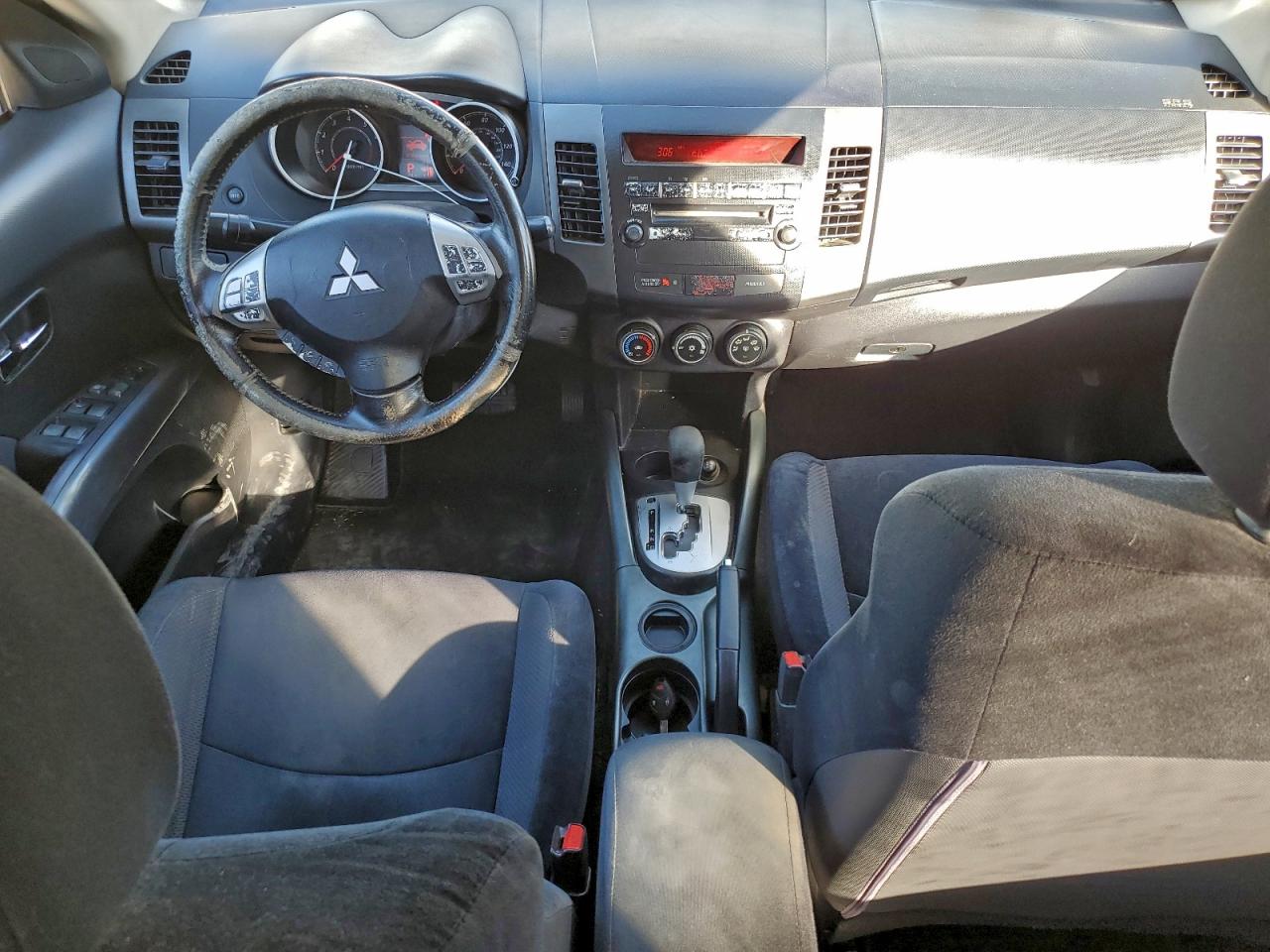 2013 MITSUBISHI OUTLANDER ES photo 8