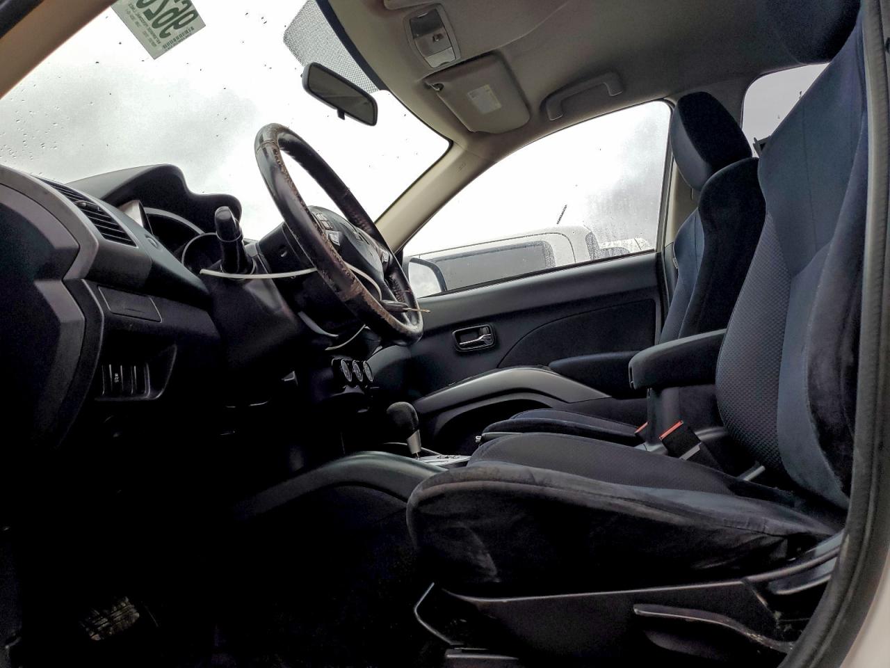 2013 MITSUBISHI OUTLANDER ES photo 7
