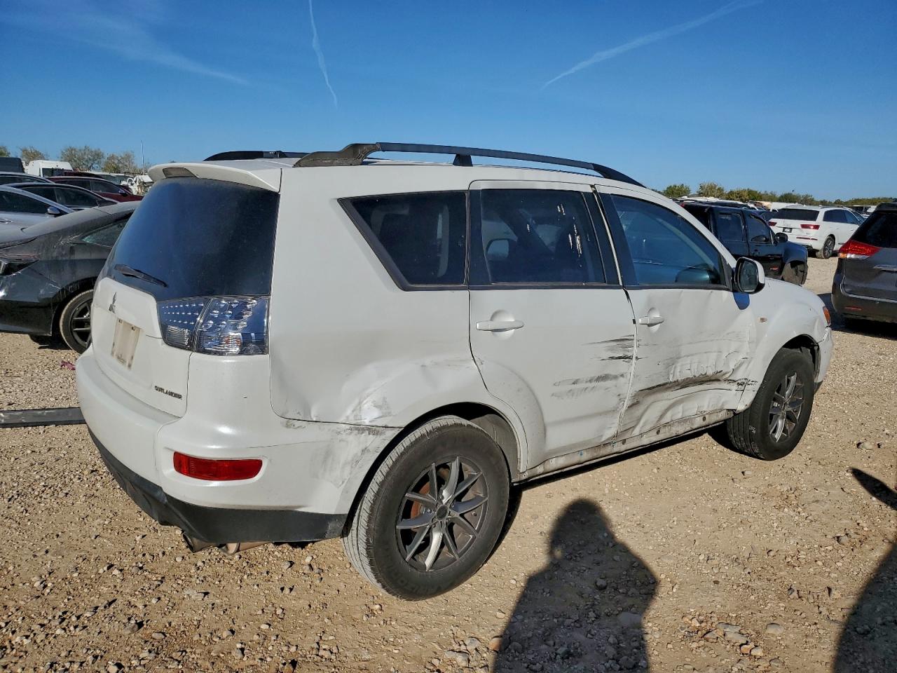 2013 MITSUBISHI OUTLANDER ES photo 3