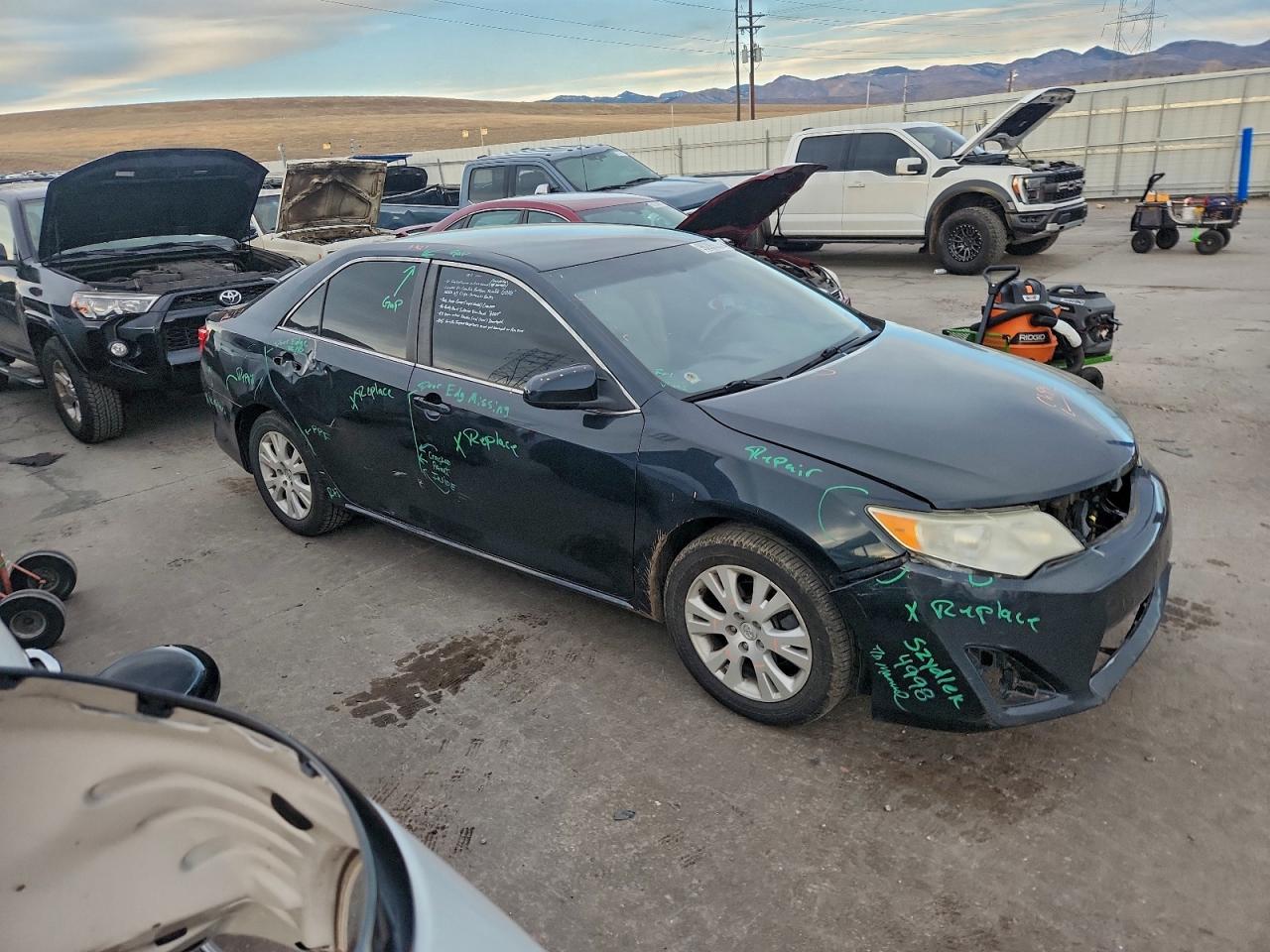 2012 TOYOTA CAMRY BASE photo 4