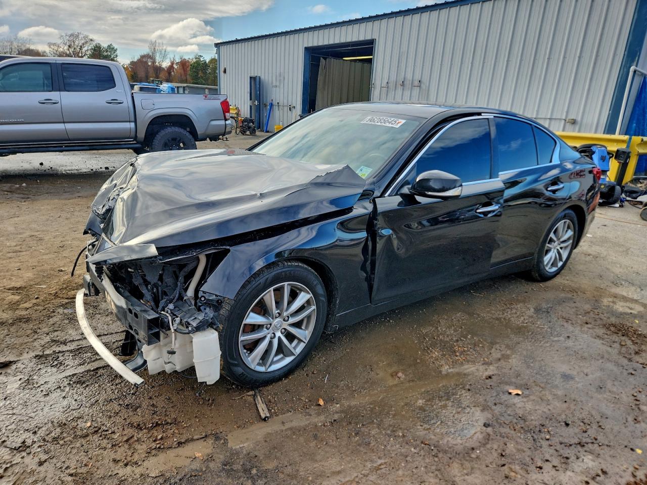 2015 INFINITI Q50