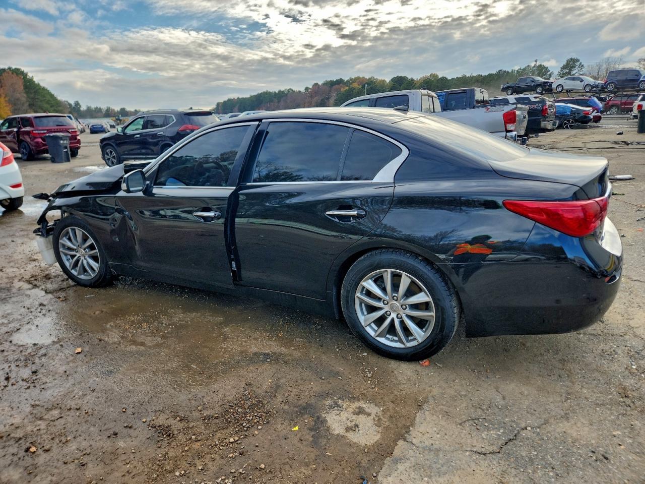 2015 INFINITI Q50 BASE photo 3