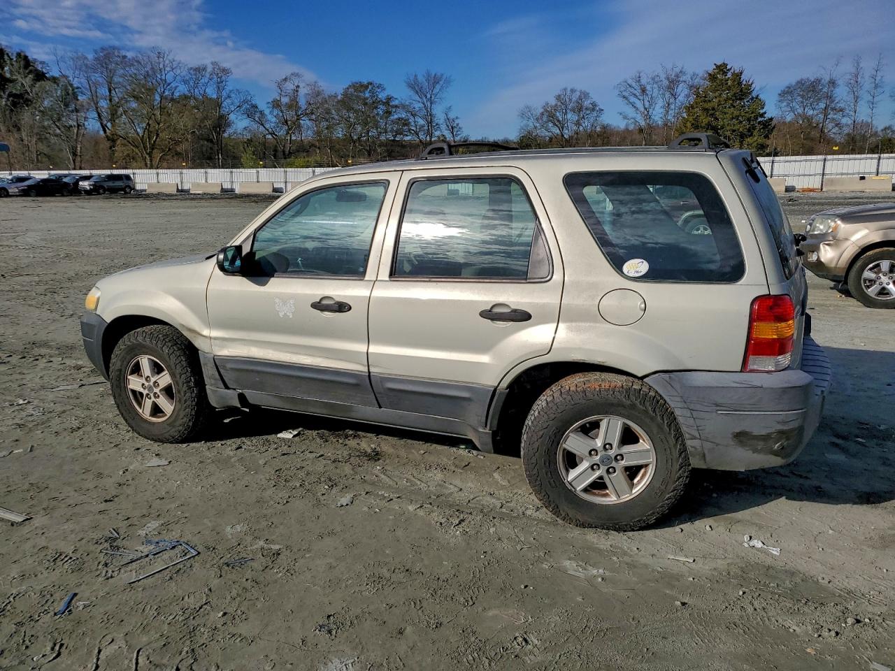 2005 FORD ESCAPE XLS photo 2