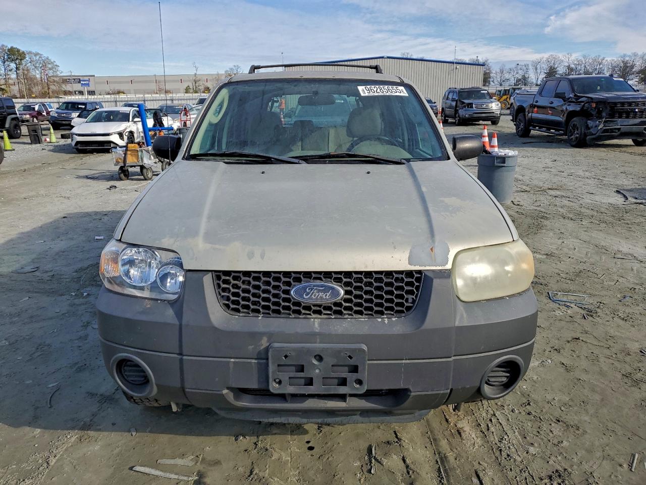 2005 FORD ESCAPE XLS photo 5