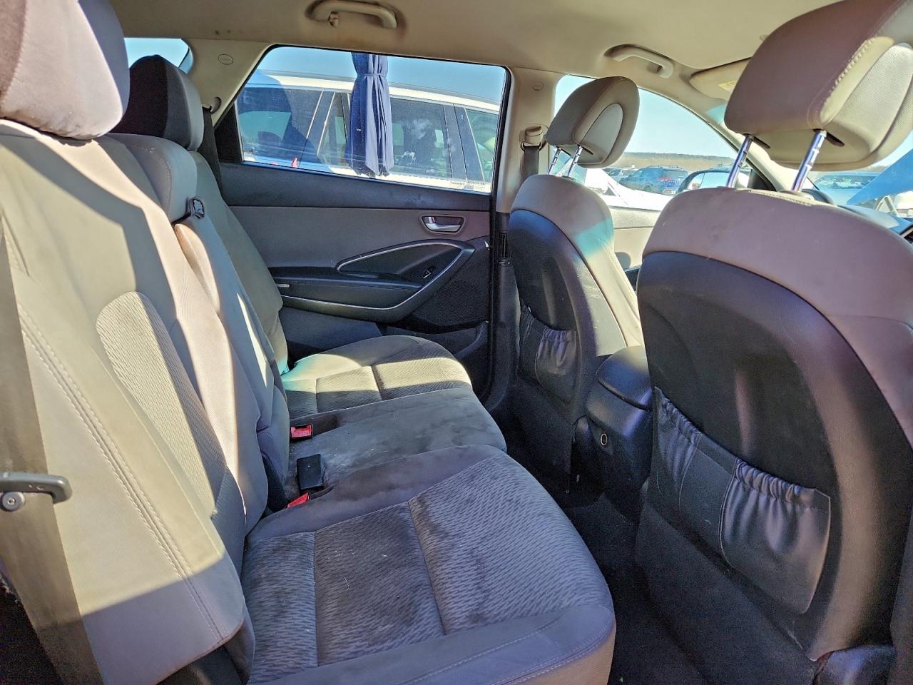 2016 HYUNDAI SANTA FE SE photo 11