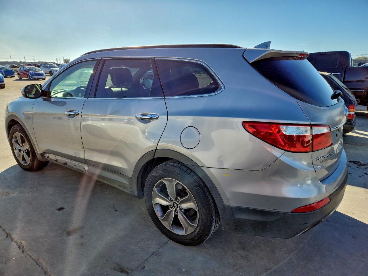 2016 HYUNDAI SANTA FE SE photo 2