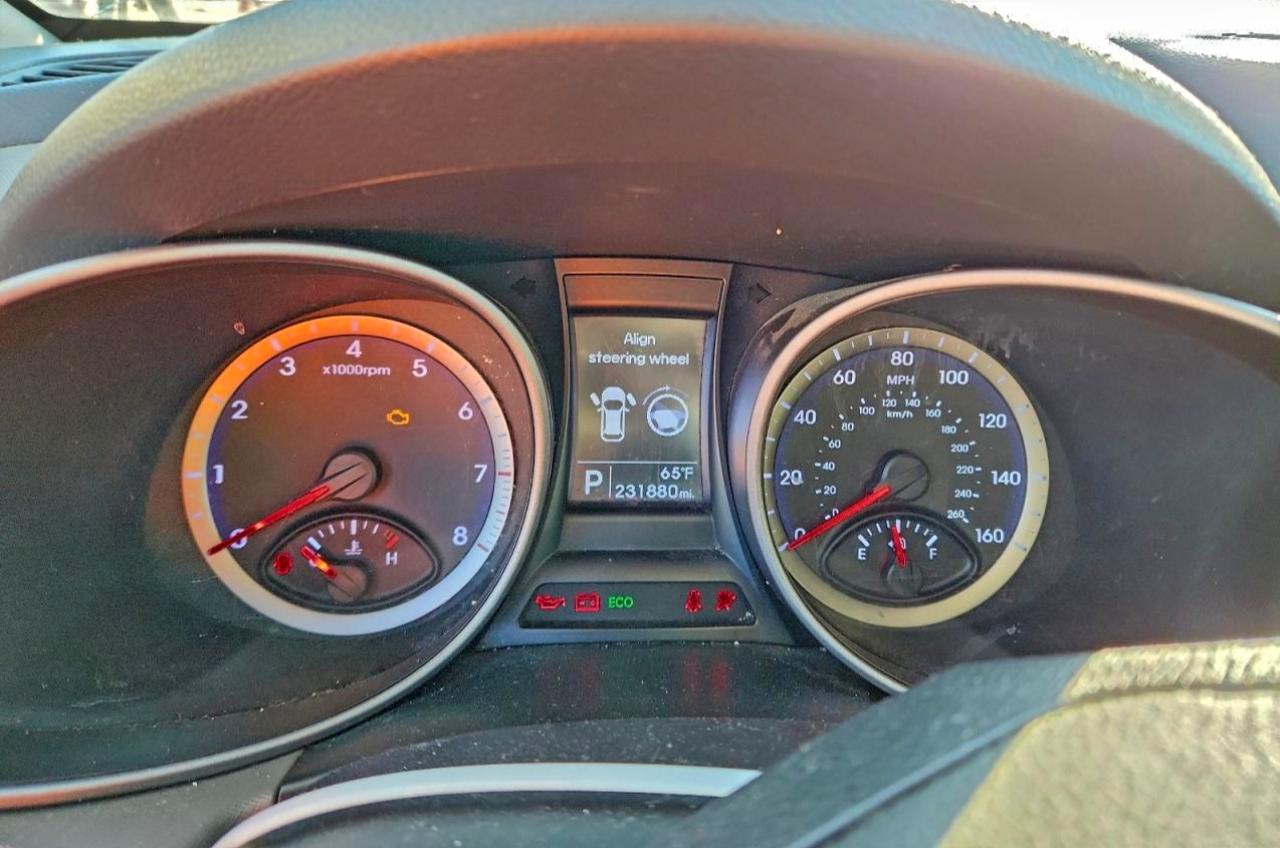 2016 HYUNDAI SANTA FE SE photo 9
