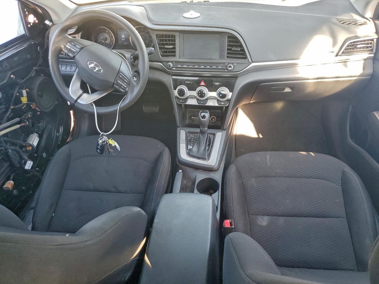 2019 HYUNDAI ELANTRA SEL photo 8