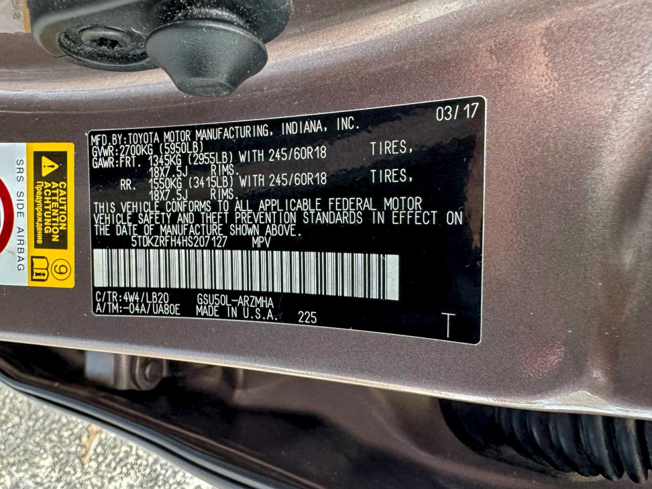 2017 TOYOTA HIGHLANDER SE photo 14