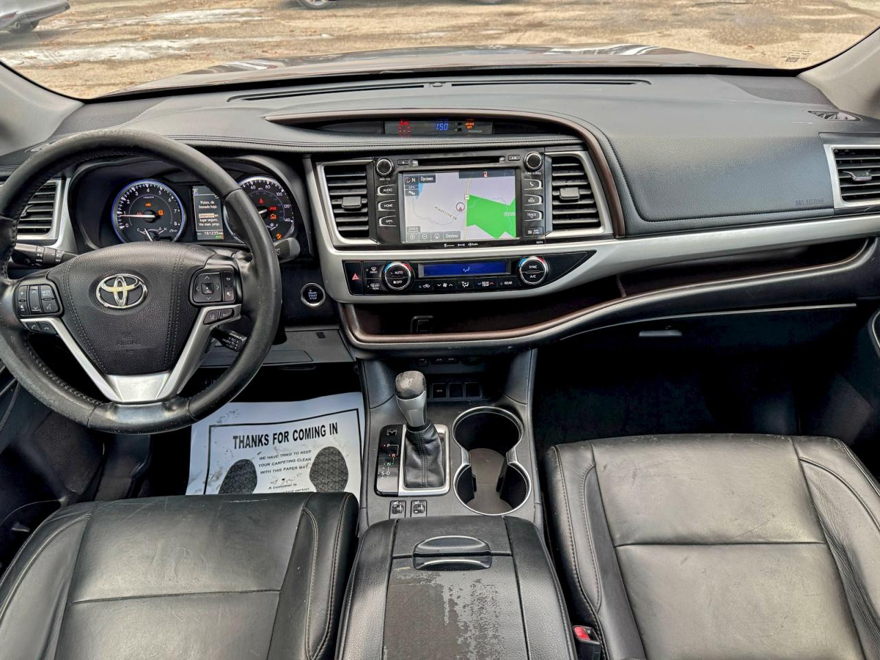 2017 TOYOTA HIGHLANDER SE photo 12