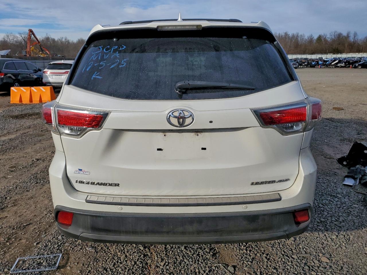 2016 TOYOTA HIGHLANDER LIMITED photo 6