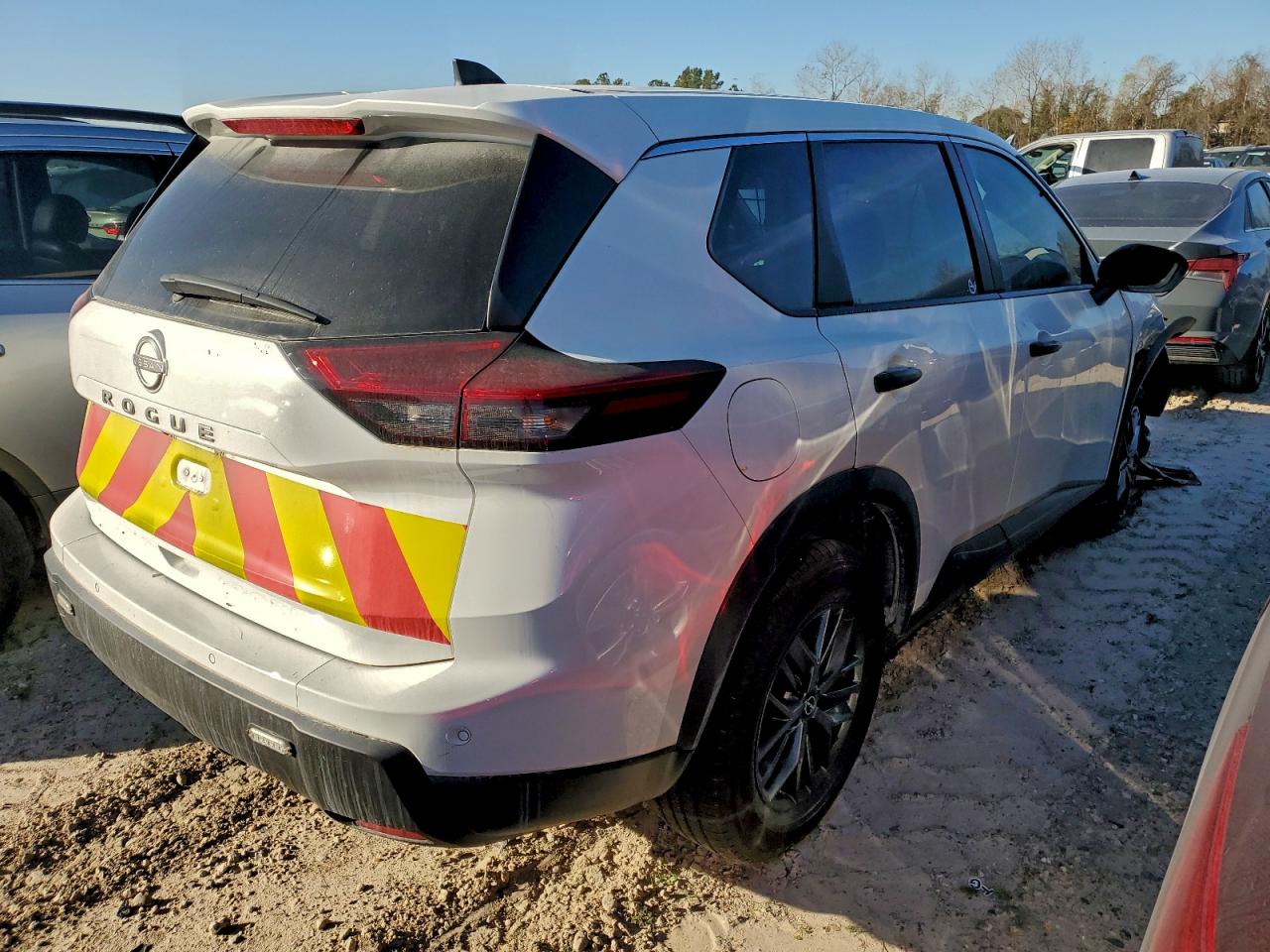 2024 NISSAN ROGUE S photo 3
